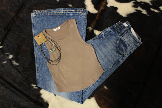 The Ivy Crop Tank (Clay)